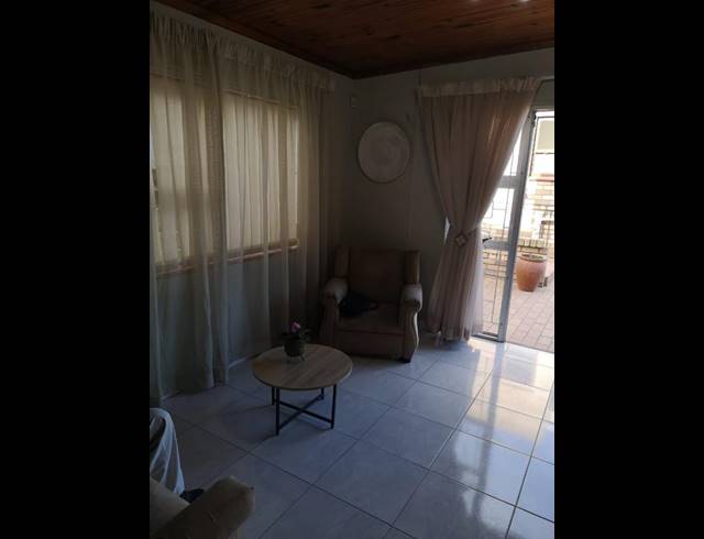 1 BEDROOM PROPERTY TO RENT IN MALABAR